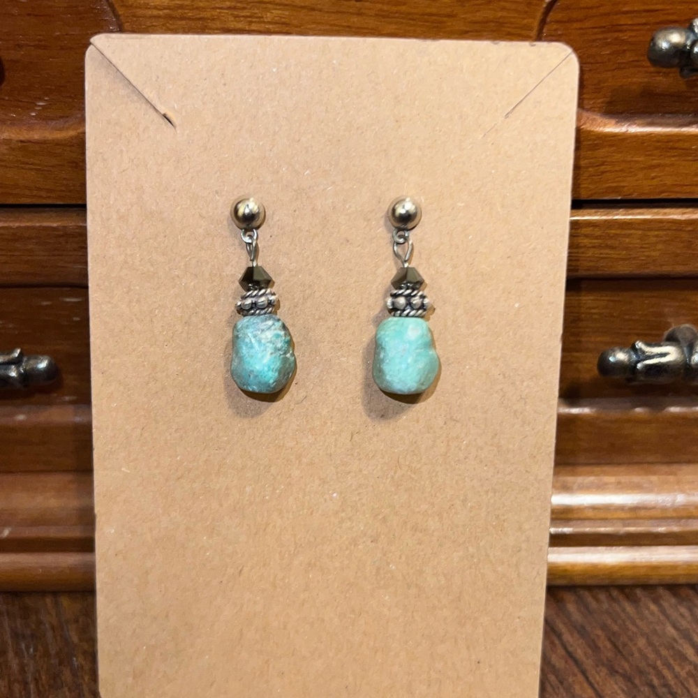 ⭐️Vintage Blue Turquoise Stone Silver Black Beaded Dangle Earrings - Picture 2 of 8